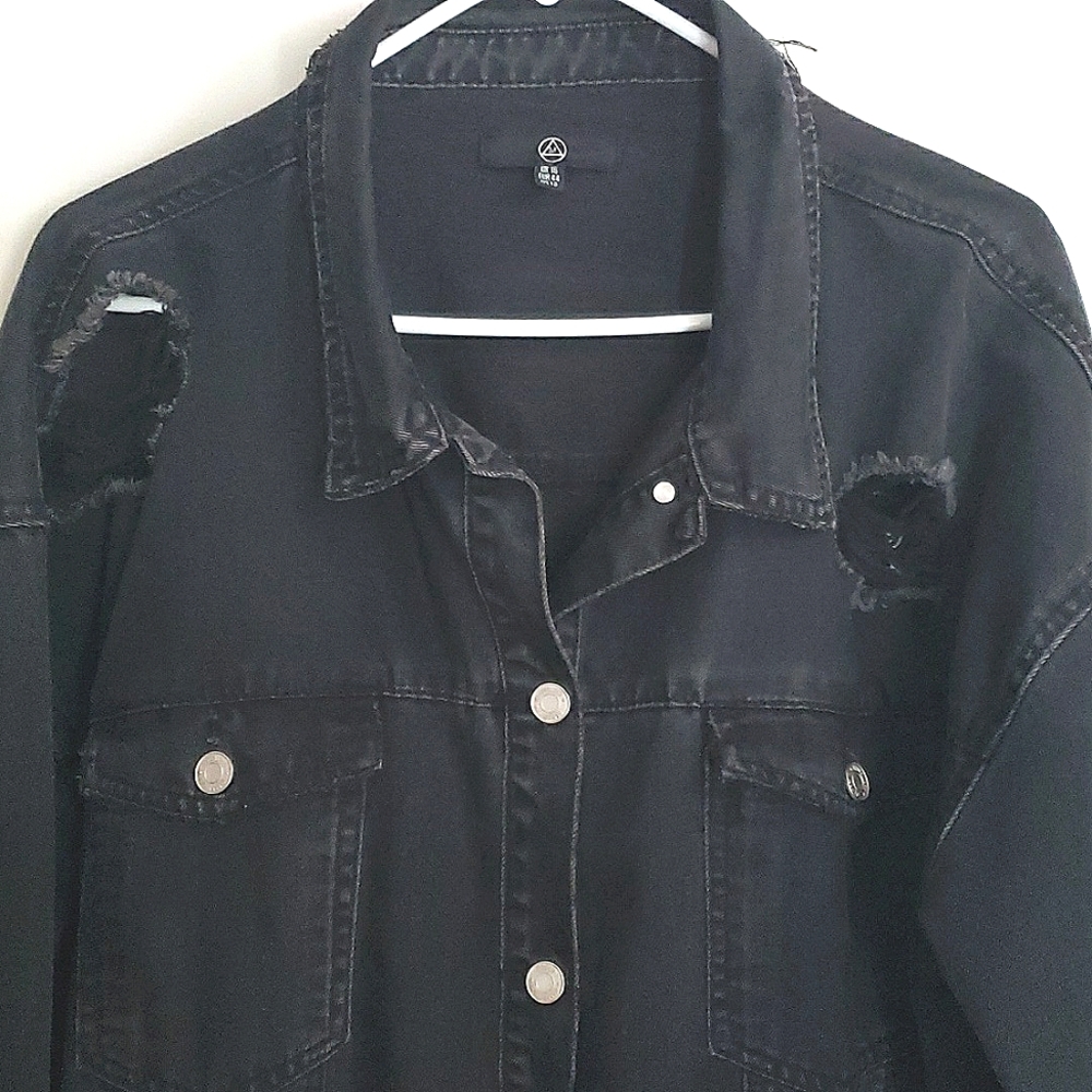 Missguided Distressed Denim Jacket - Picture 4 of 7
